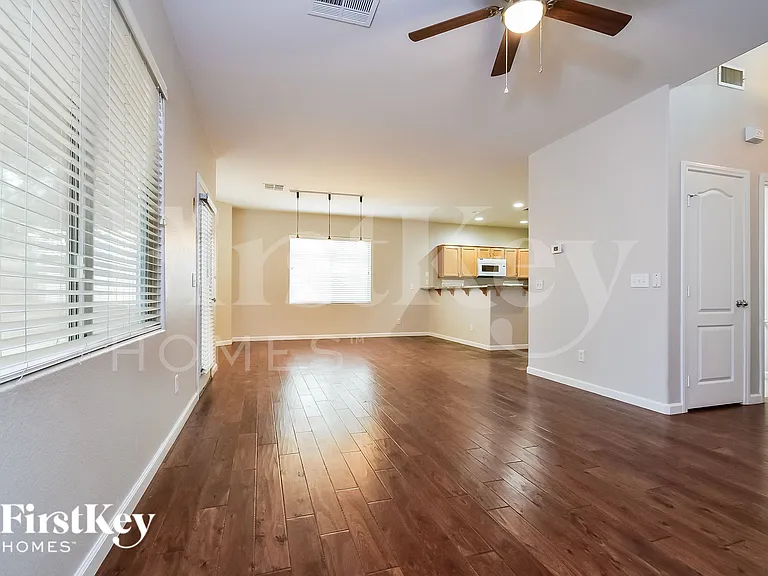 10832 Avenzano St — Photo 4