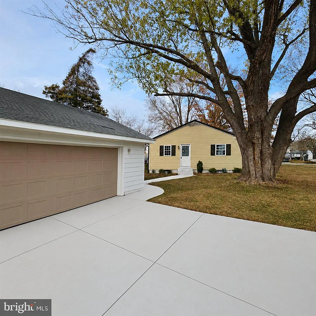 3 bed, 2000 sqft, $3,000 — Photo 1