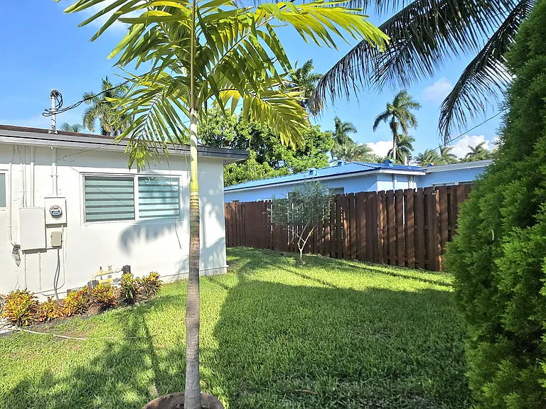 806 N 31st Ct — Photo 33