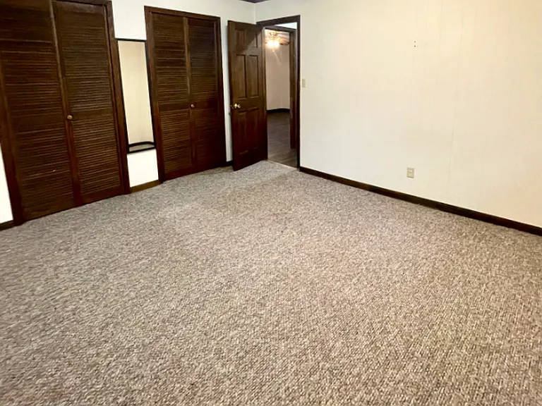 215 Geoff Ln — Photo 5