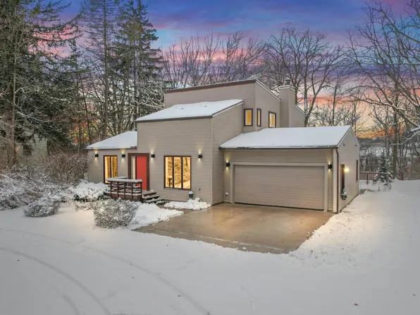 2050 Chalmers Dr, Ann Arbor, MI 48104