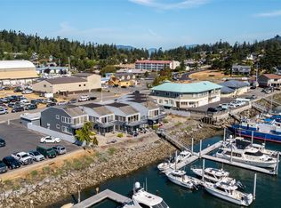 2001 Skyline Way APT 105, Anacortes, WA 98221