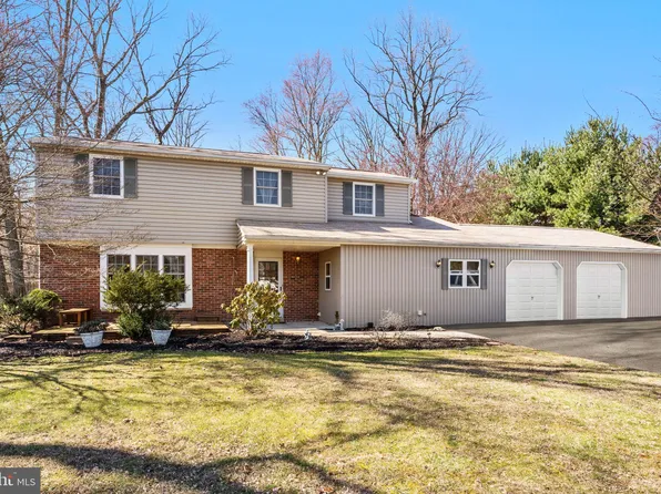 212 Pueblo Rd, New Britain, PA 18901