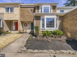 716 Hunter Ct SW, Vienna, VA 22180