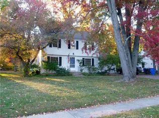 29 Brainard Rd, West Hartford, CT 06117