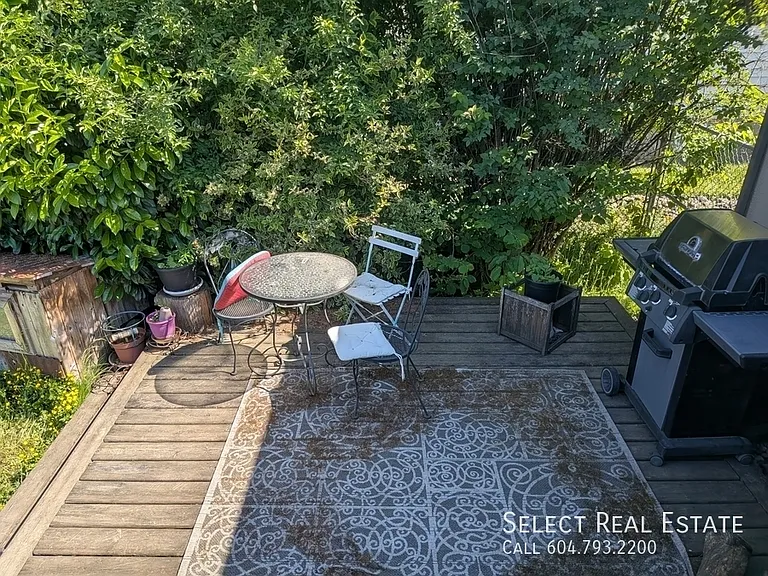 9425 Stanley St — Photo 17