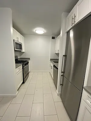 Rented by UES Management | media 19