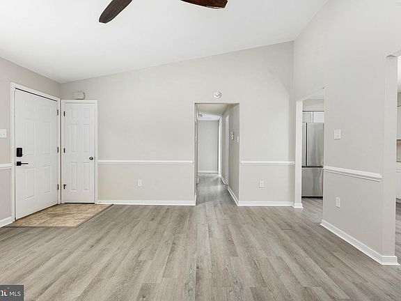 4th image of 7014 Sharon Rd