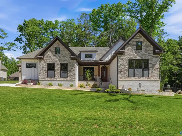 60 Trail Loop Rd, Huntsville, AL 35803