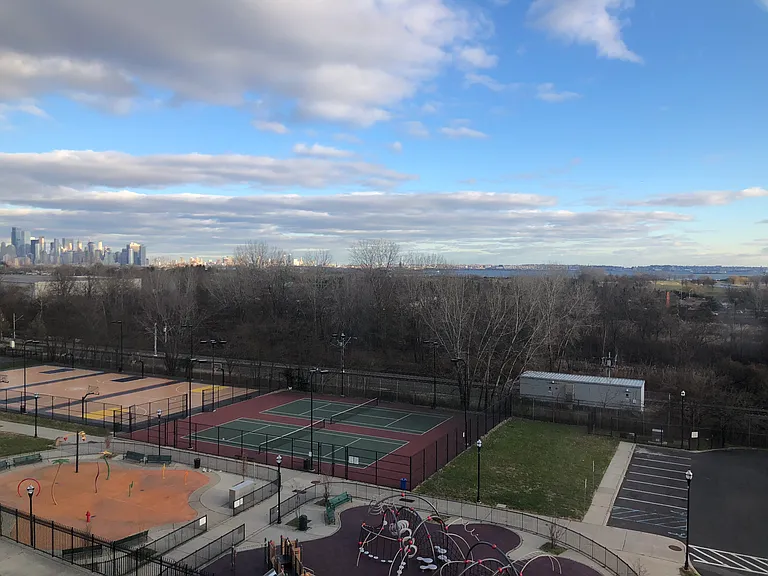 500 Garfield Ave #32E — Photo 4