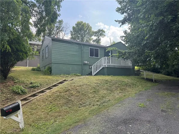 2 Willow St, Mc Kees Rocks, PA 15136