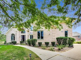 9127 Falling Waters Dr W, Burr Ridge, IL 60527