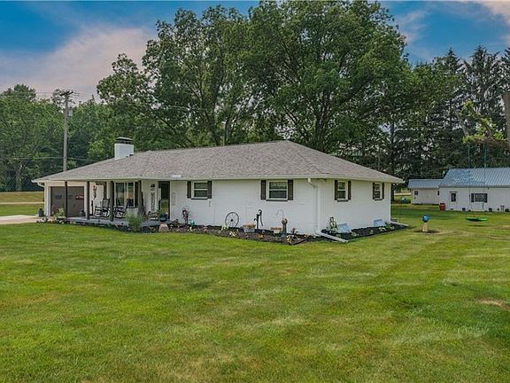 2nd image of 2451 Upper Valley Pike