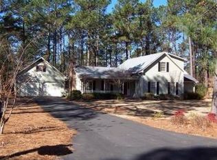 110 W Hedgelawn Way, Southern Pines, NC 28387
