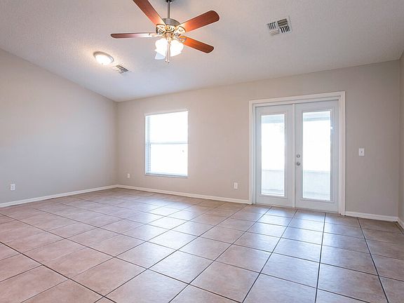 3rd image of 80 Lake Daisy Blvd
