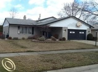 26230 Simone St, Dearborn Heights, MI 48127