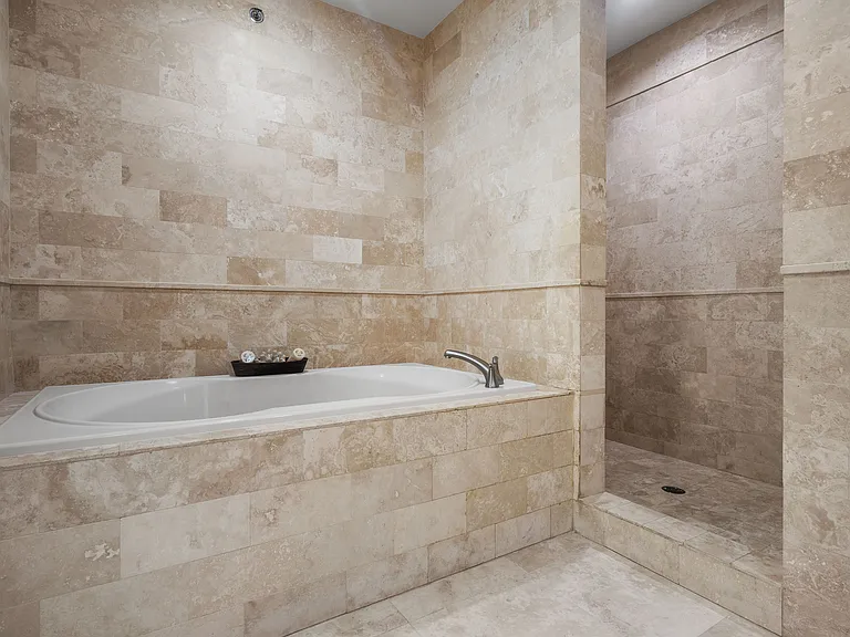 500 Plantation Dr #1-205 — Photo 45