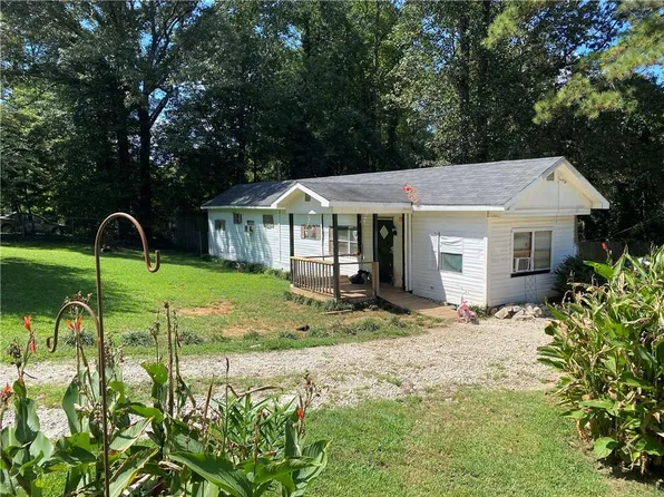 2025 Dogwood Dell, Loganville, GA 30052