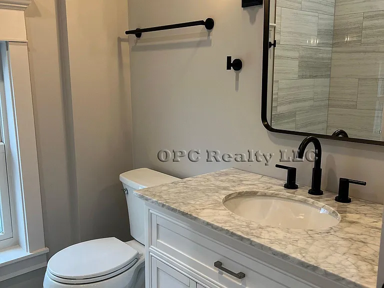 709 Webster St — Photo 17