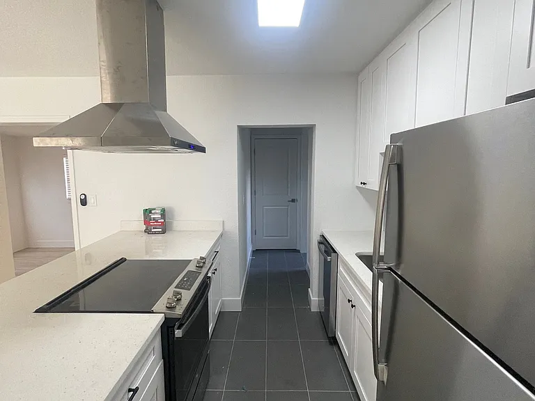 4315 W Laurel St — Photo 1