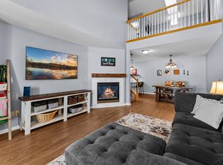 2248 River Rock Ln, Shakopee, MN 55379