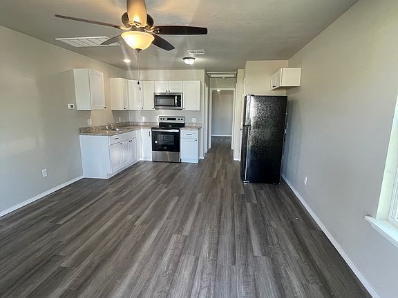 2nd image of 610 N Douglas Ave #610