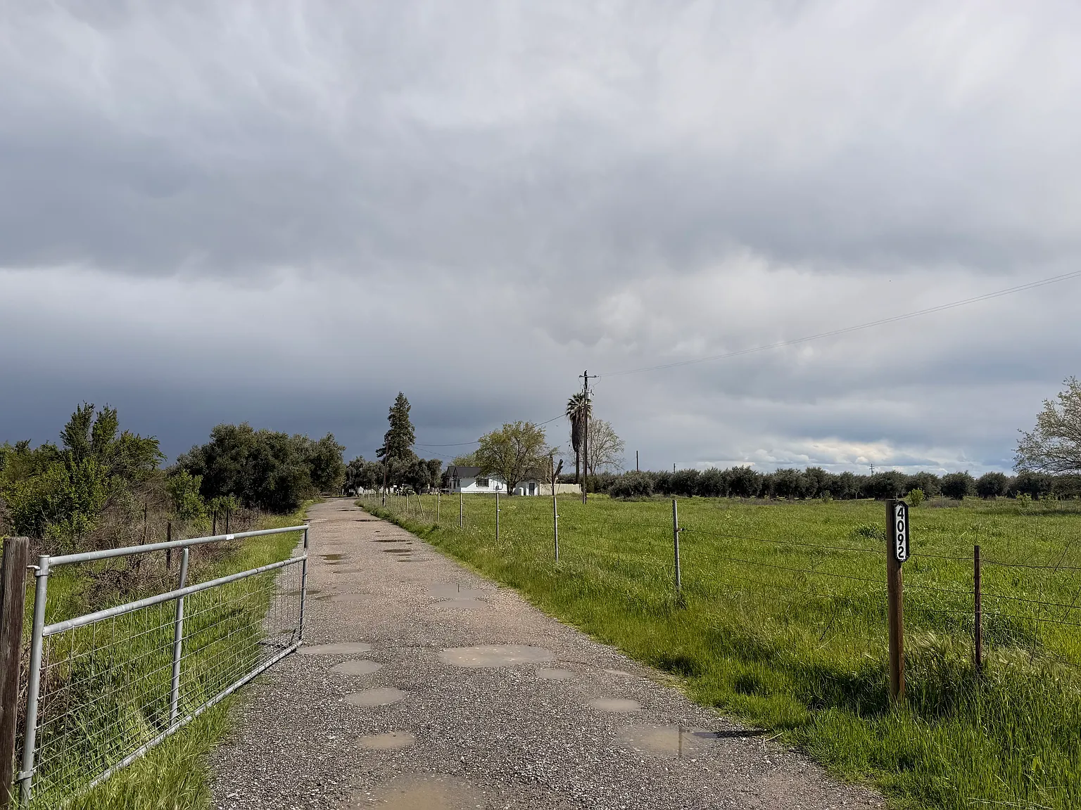 3 bed, $2,100 — Photo 2