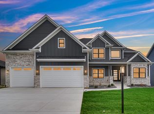 9467 Tall Grass Trail St, Saint John, IN 46373