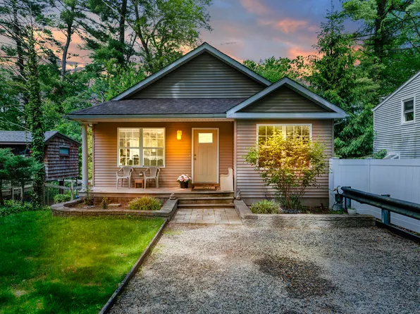 6 Pine Drive, Farmington, CT 06085