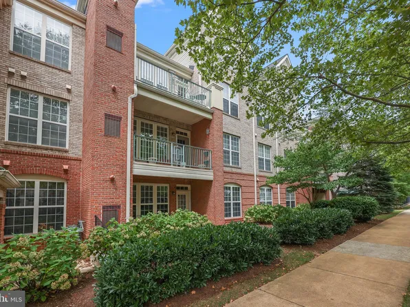 12170 Abington Hall Pl APT 304, Reston, VA 20190