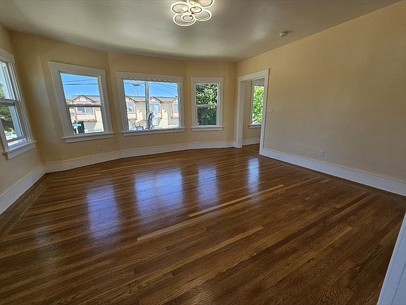 5th image of 481 Van Dyke Ave #1
