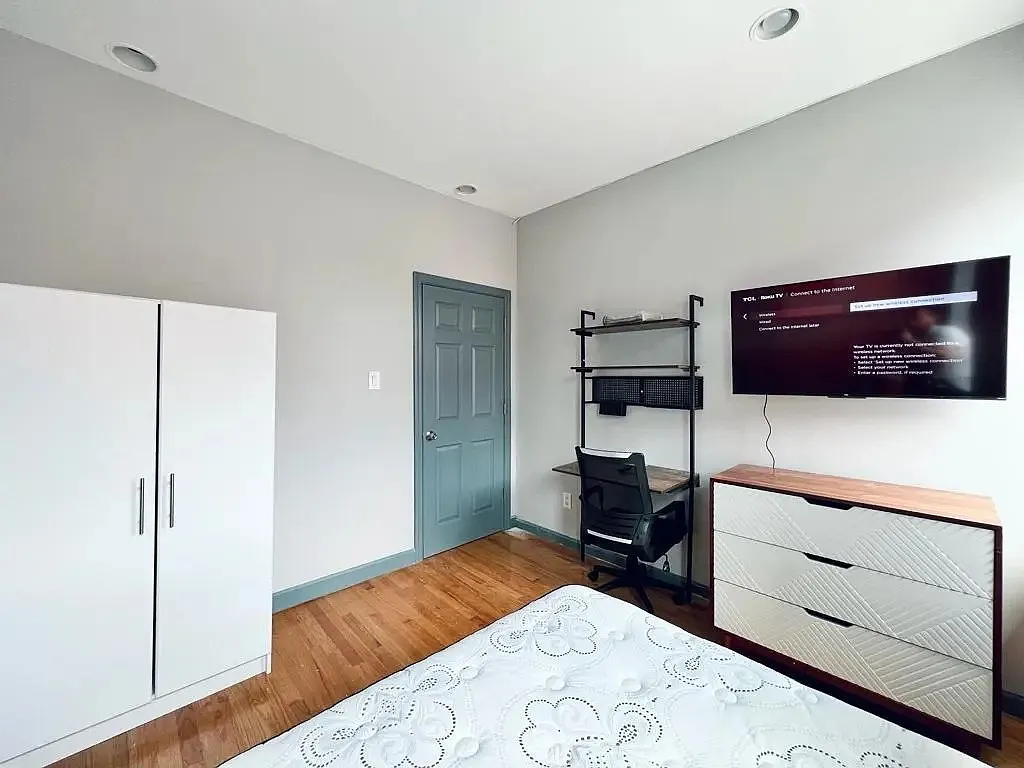 4 bed, 4.0 bath, 1200 sqft, $1,150 — Photo 3