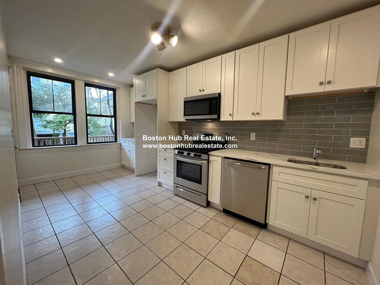 2 bed, 1100 sqft, $2,600 — Photo 4