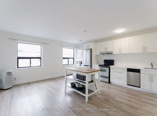 2584 Yonge St #D, Toronto, ON M4P 2J3