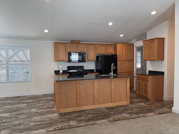 3rd image of 46041 Road 415 Spc 126