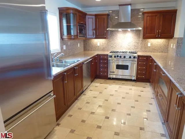 1828 Glendon Ave #Penthouse 1 — Photo 6
