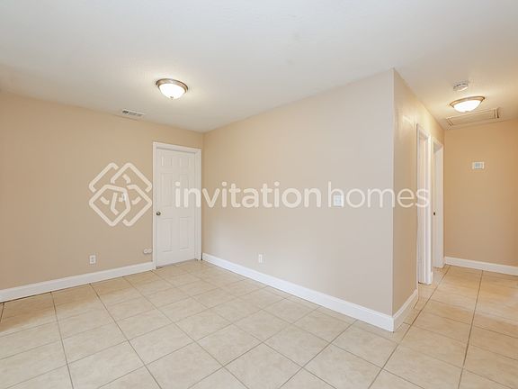 5th image of 7518 S Germer St