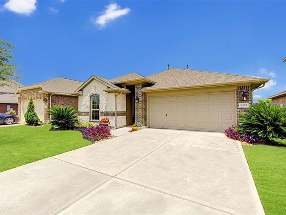 2nd image of 4829 La Piedra Lane