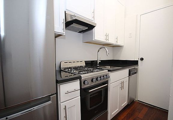 3rd image of 235 W 15th St APT 3B