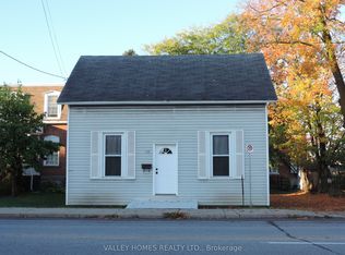 172 Franktown Rd, Carleton Place, ON K7C 2N7