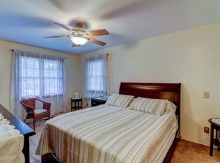 41 Stillwell Rd, Kendall Park, NJ 08824