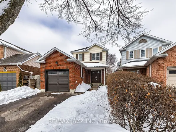 33 Mossgrove Ct, Clarington, ON L1E 1P4