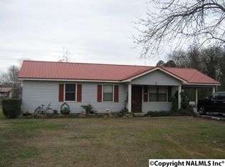 7 Cagle Rd, Hartselle, AL 35640