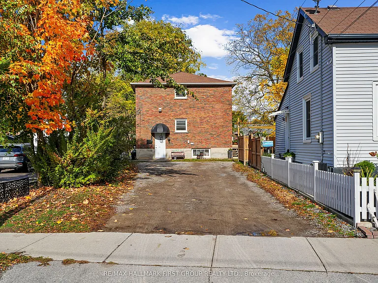 176 Sydenham St #UPPER — Photo 25
