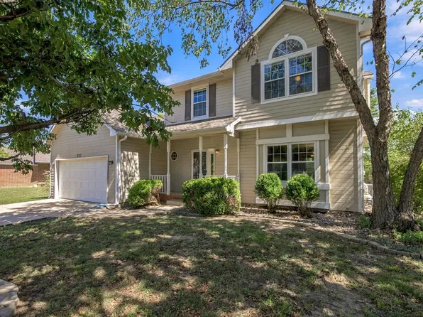 2732 N Beacon Hill Ct, Wichita, KS 67220