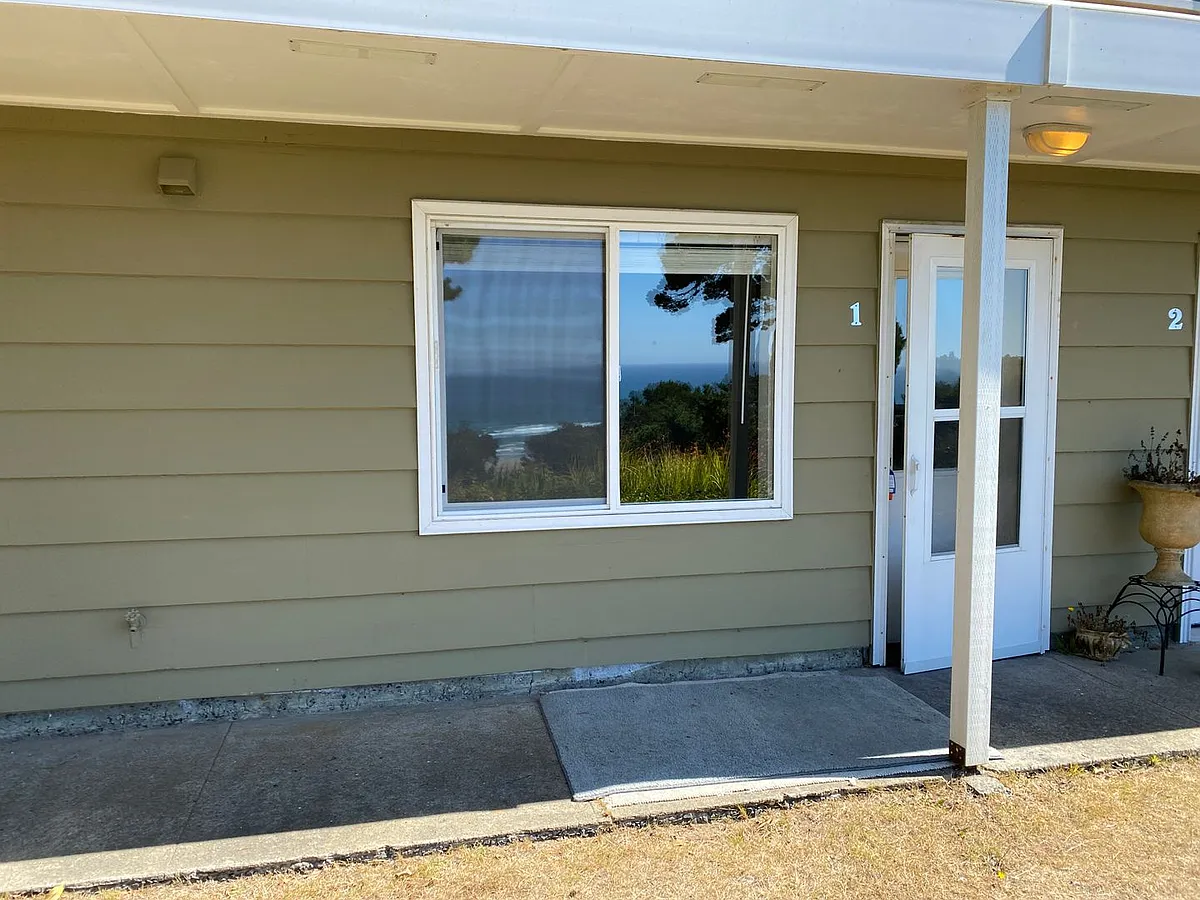 Building Photo - 1507 NW Oceanview Dr