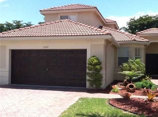 1509 Winterberry Ln, Weston, FL 33327