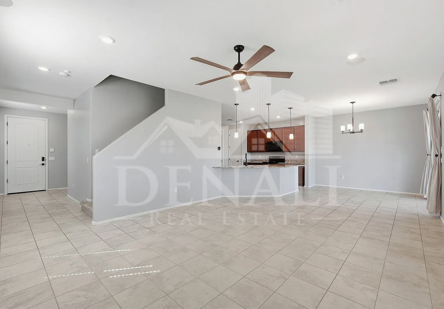 4 bed, 3.0 bath, 2212 sqft, $2,295 — Photo 4