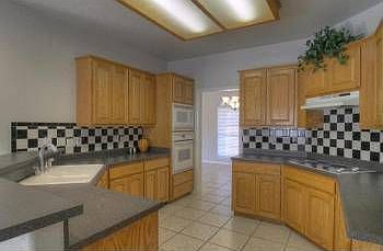 5th image of 575 Suncrest Dr