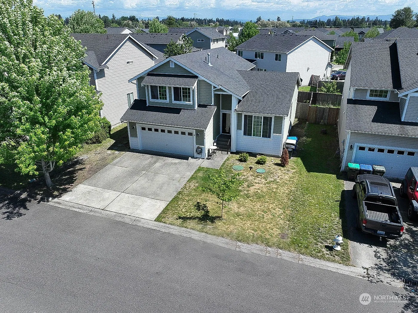 9914 Cascadian Avenue SE photo 1